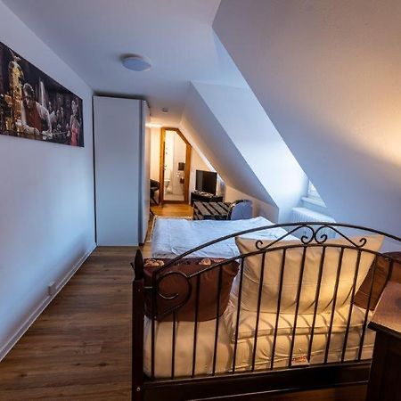 Restaurant Dicker Mann Hotel Zum Blauen Krebs Regensburg Ngoại thất bức ảnh