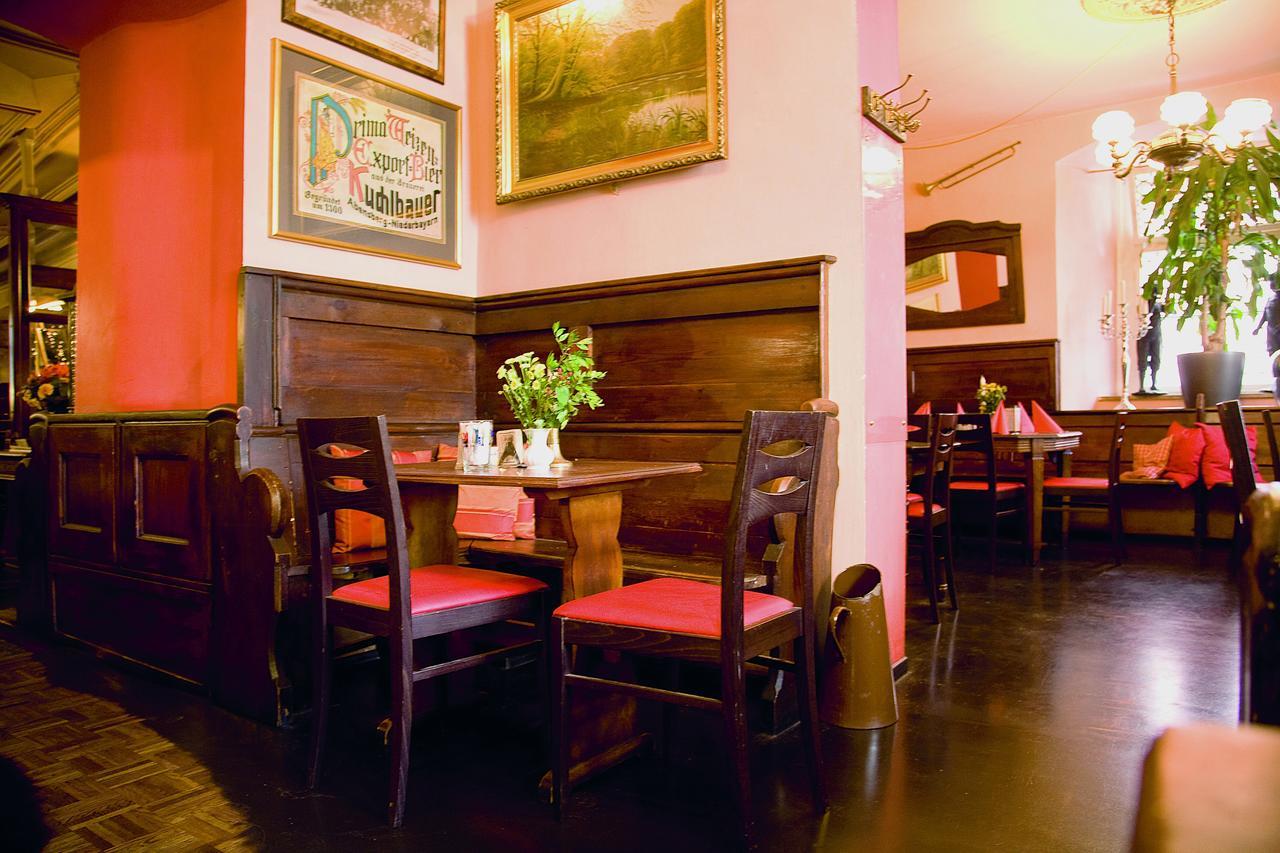 Restaurant Dicker Mann Hotel Zum Blauen Krebs Regensburg Ngoại thất bức ảnh