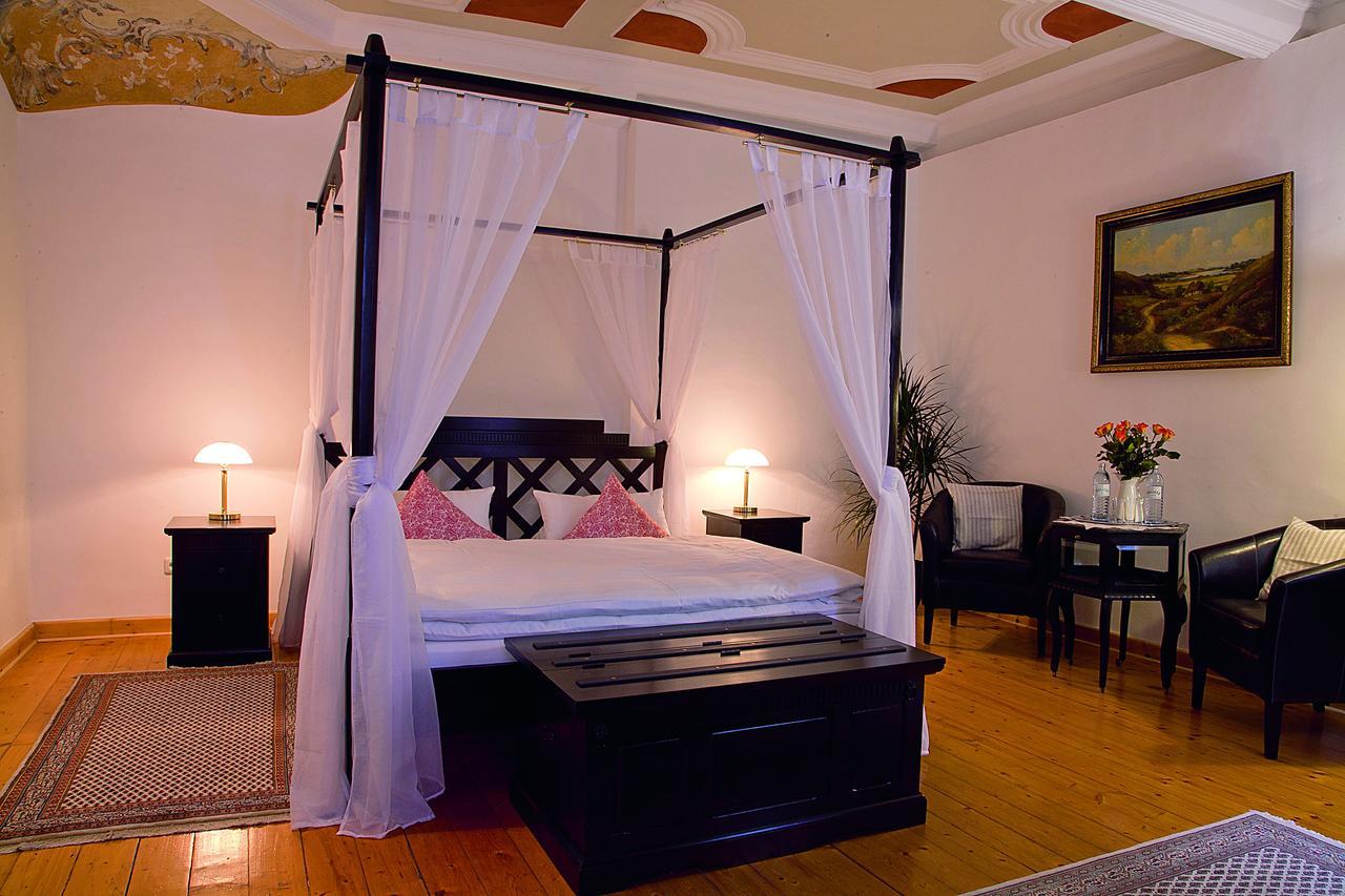 Restaurant Dicker Mann Hotel Zum Blauen Krebs Regensburg Ngoại thất bức ảnh