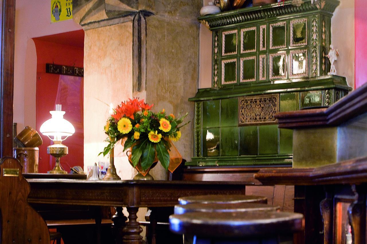 Restaurant Dicker Mann Hotel Zum Blauen Krebs Regensburg Ngoại thất bức ảnh
